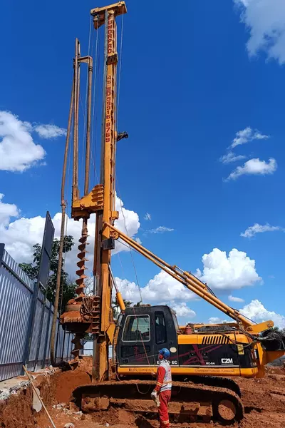 Fundapro - Fundações e Sondagens. Eficiência e confiança, há mais de 10 anos garantindo a segurança e qualidade que seu projeto precisa.